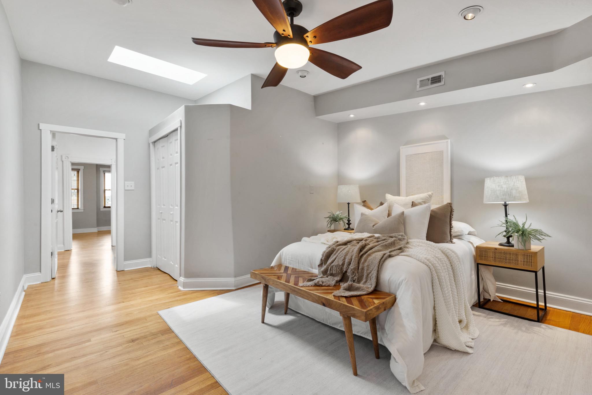 LOCUST POINT - Residential