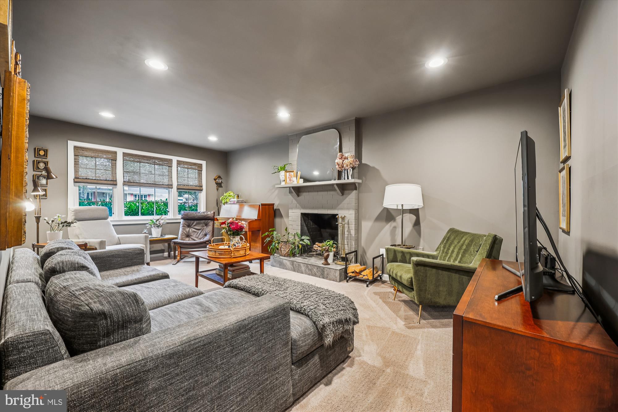 2893 BALMORAL DRIVE