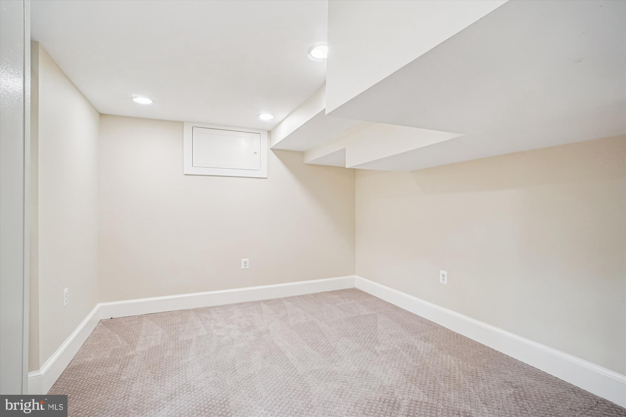 DEVONSHIRE - Residential Lease