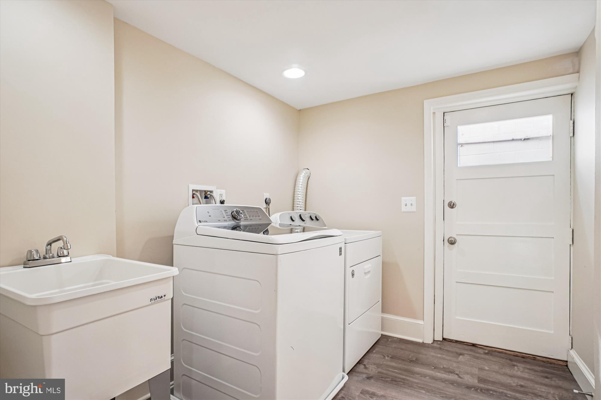 DEVONSHIRE - Residential Lease