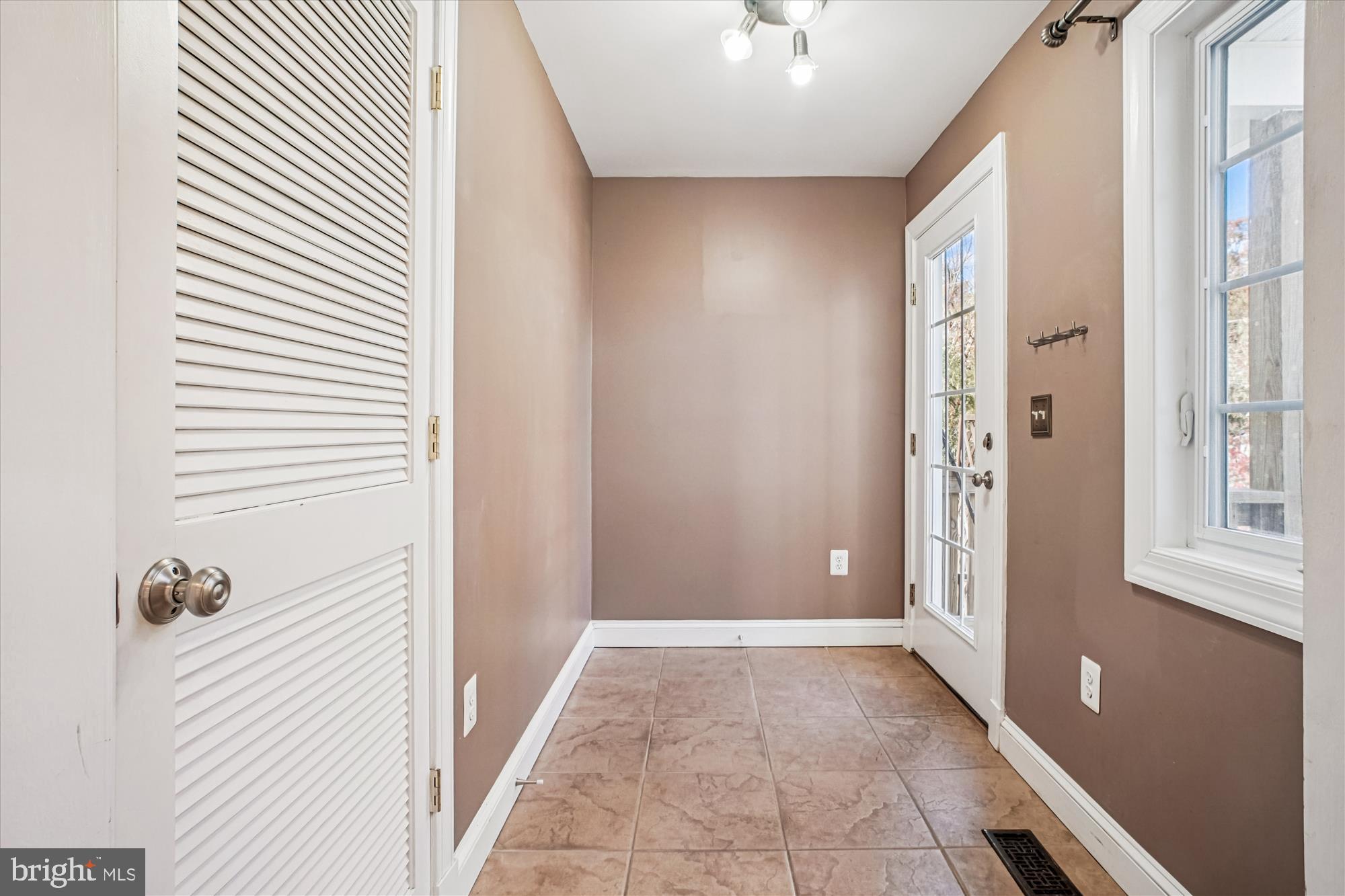 DEVONSHIRE - Residential Lease