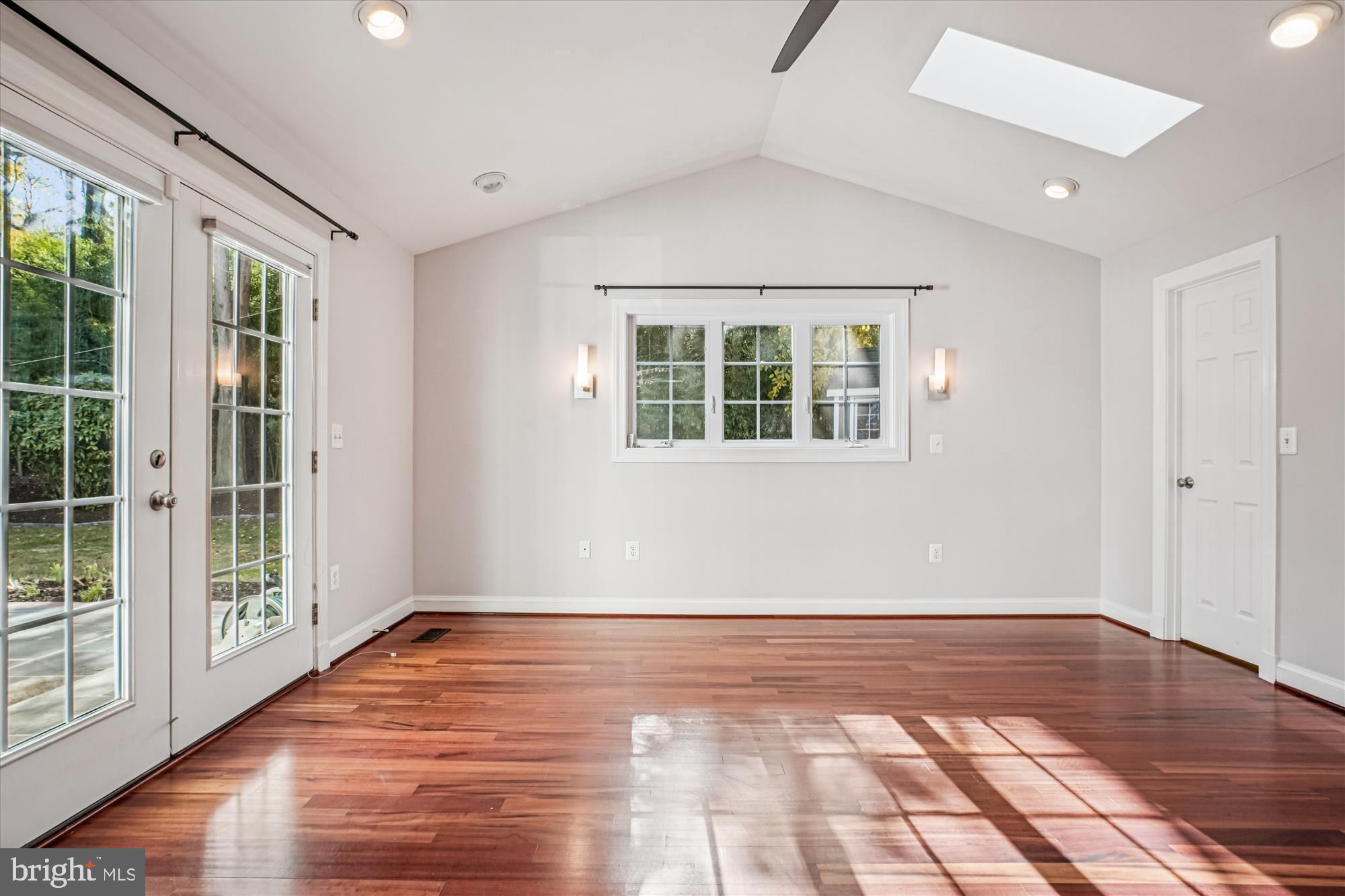 DEVONSHIRE - Residential Lease