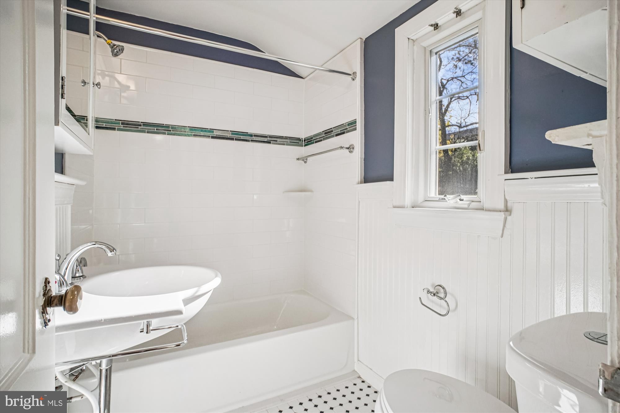 DEVONSHIRE - Residential Lease