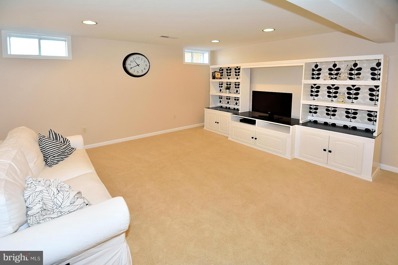 WAYSIDE VILLAGE - Residential