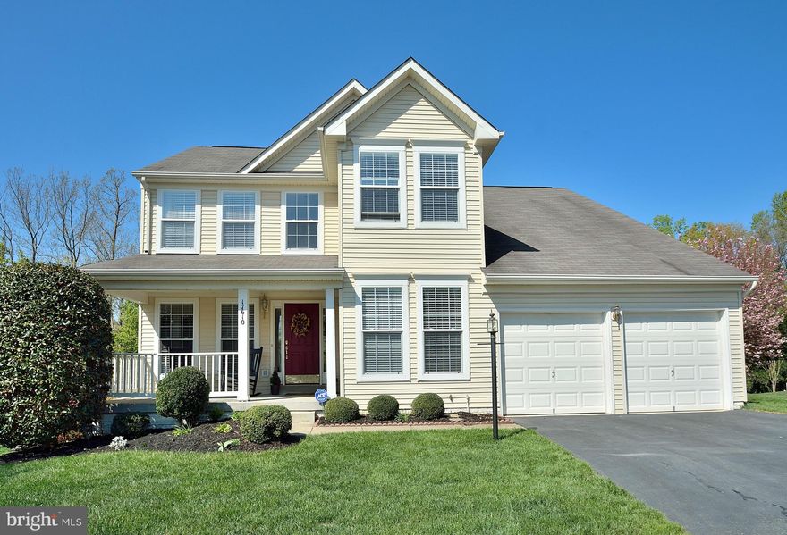 Terrific home!! Beautiful trex-like deck & gazebo backs to gorgeous back yard & trees, a real oasis! Nicely updated interior, open floor plan w/terrific family room off kitchen area. Kitchen opens to rear deck. 2 story foyer, gleaming hardwoods, lots of windows/light. Updated kitchen w/granite, stainless appliances, tile back splash & breakfast bar. Lower level w/media room, desk area & full bath.