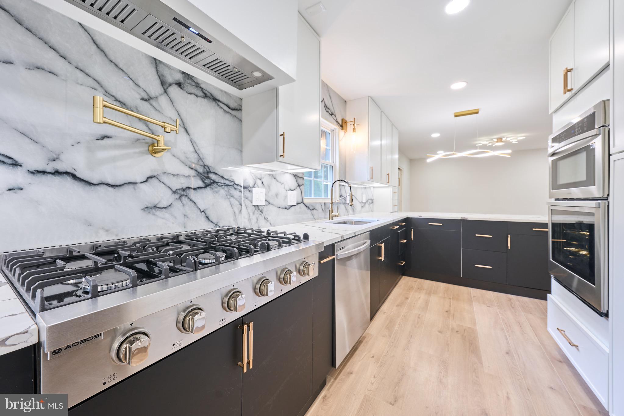 HUNT VALLEY ESTATES - Residential