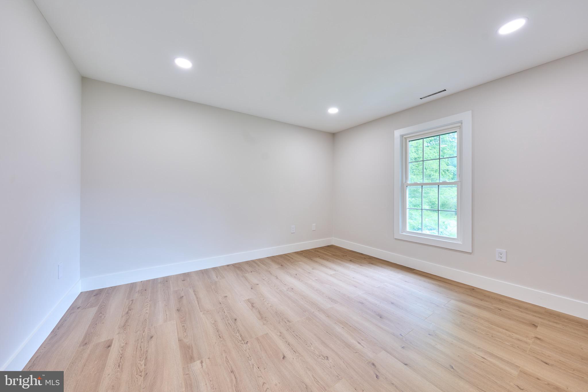 HUNT VALLEY ESTATES - Residential