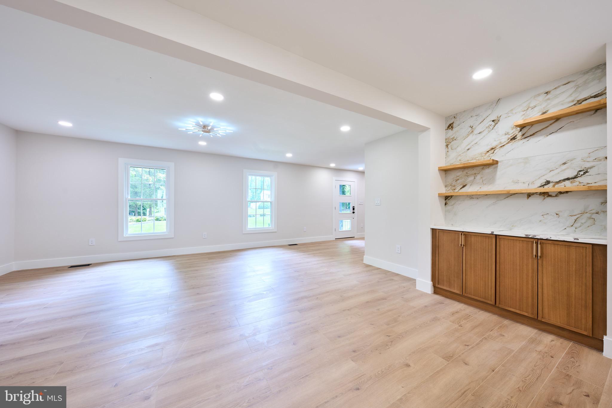 HUNT VALLEY ESTATES - Residential