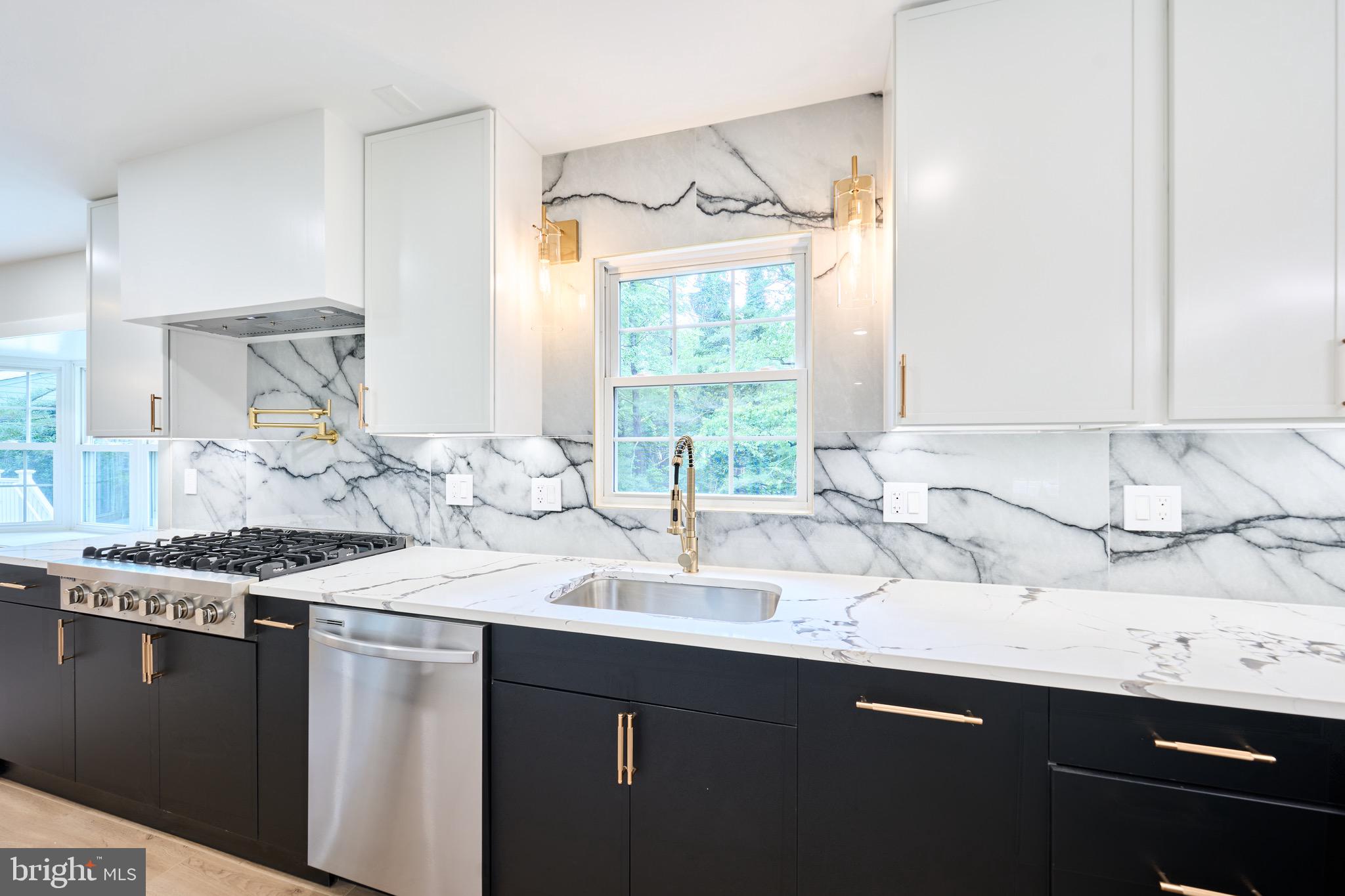 HUNT VALLEY ESTATES - Residential