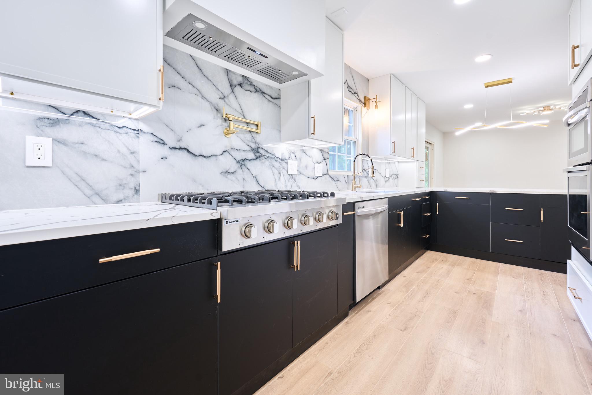 HUNT VALLEY ESTATES - Residential