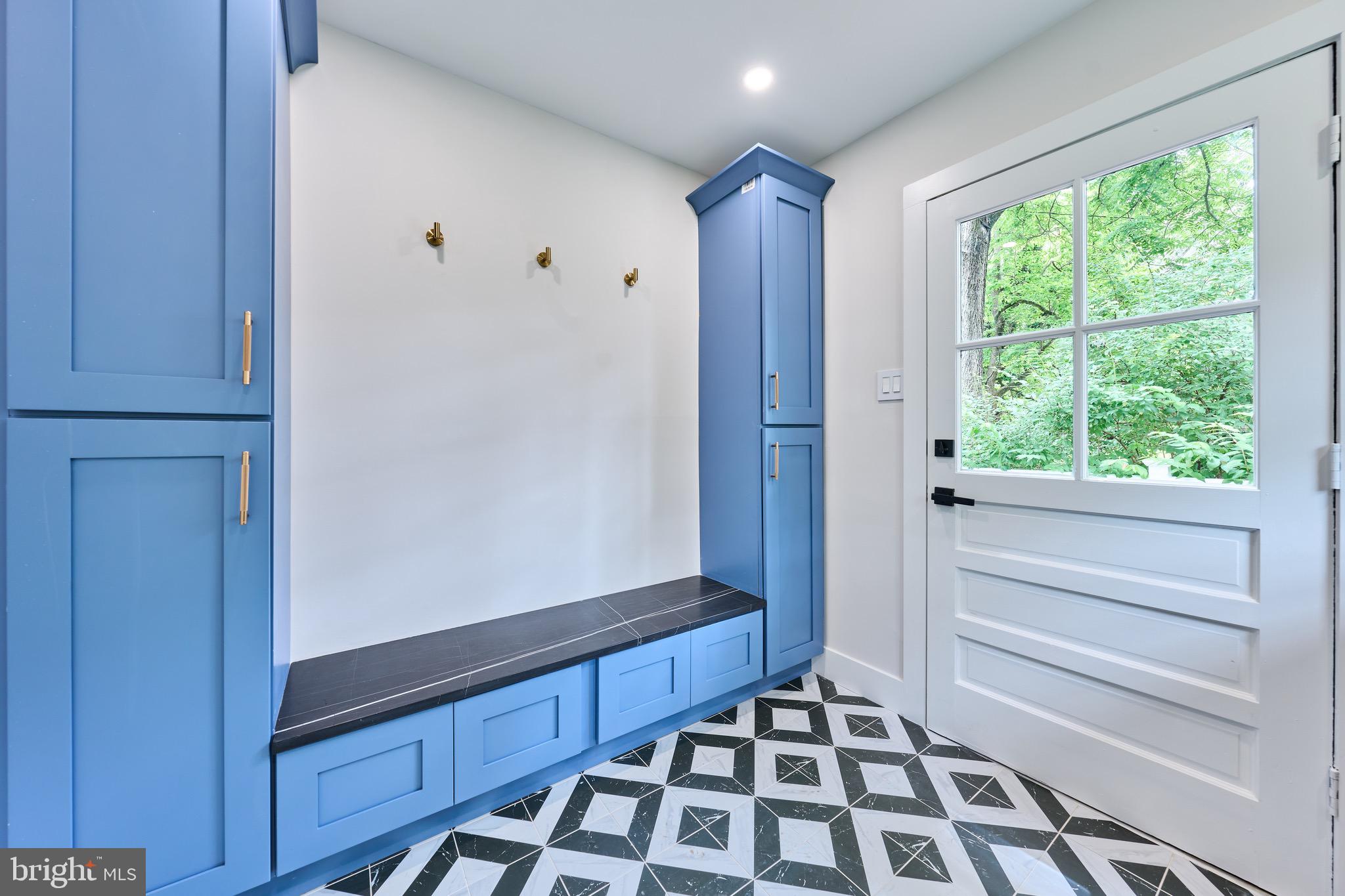 HUNT VALLEY ESTATES - Residential