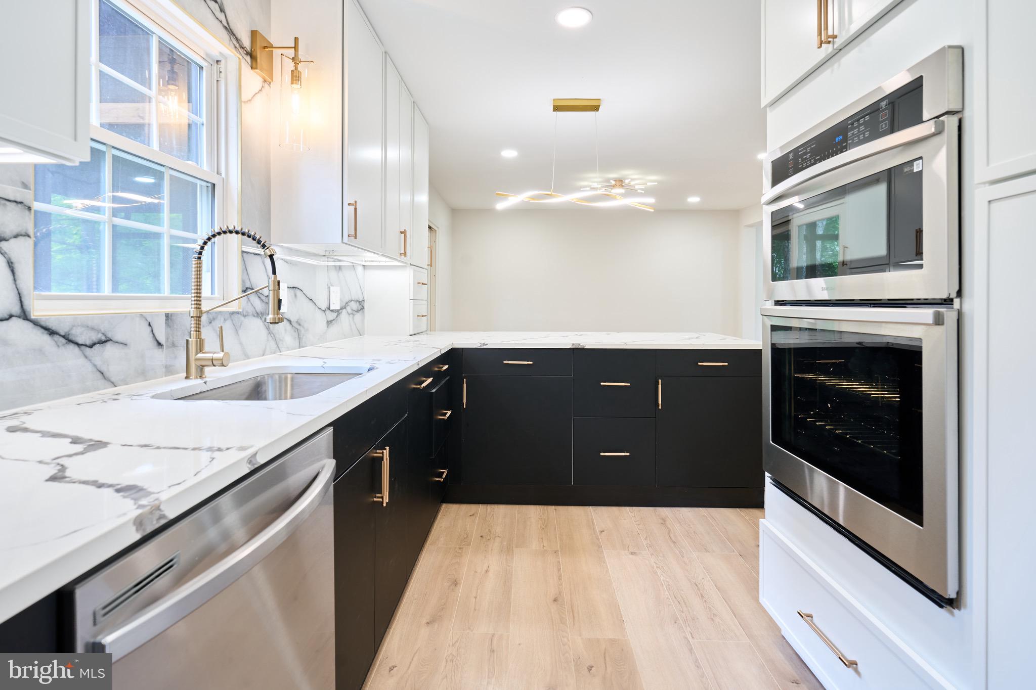 HUNT VALLEY ESTATES - Residential