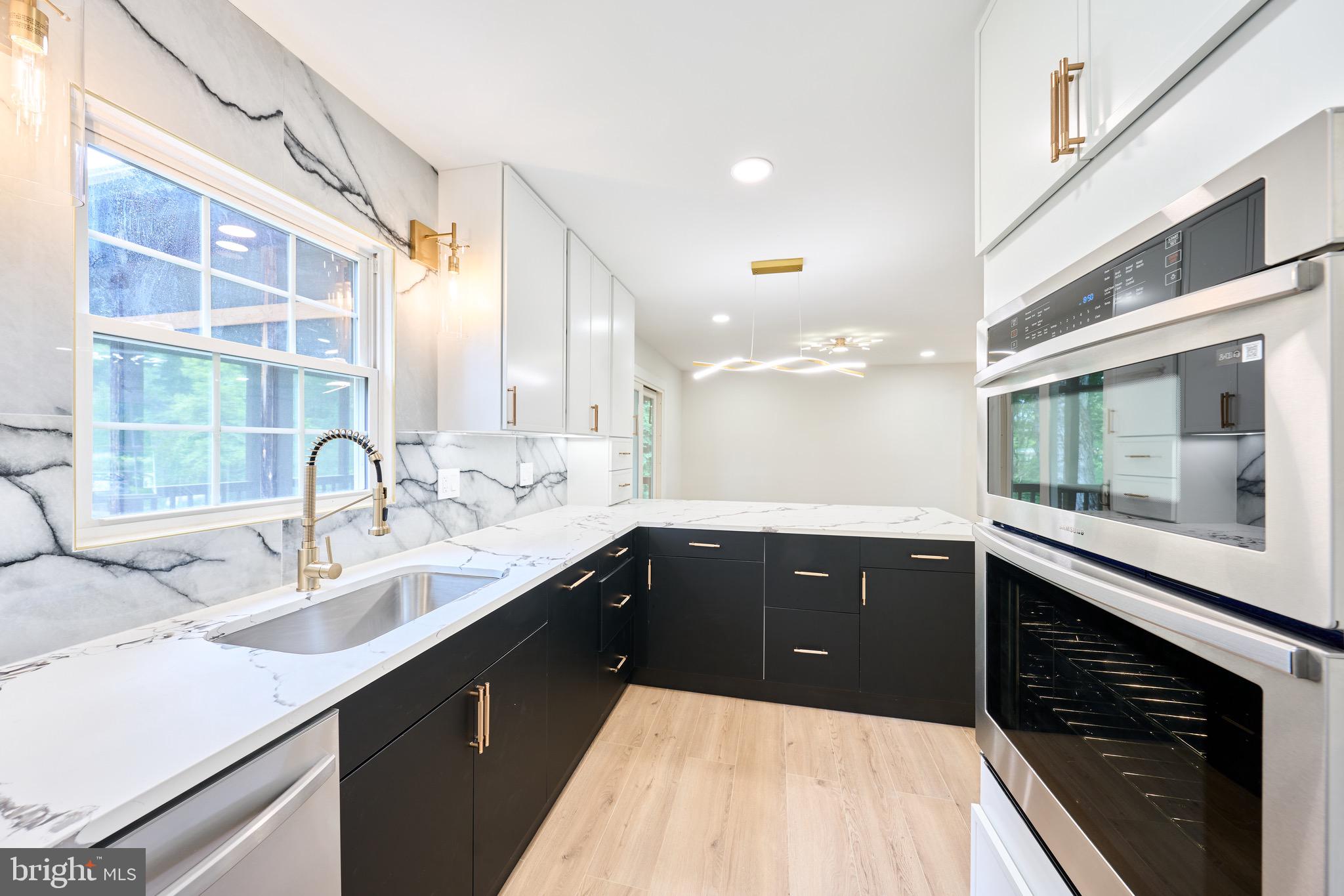 HUNT VALLEY ESTATES - Residential