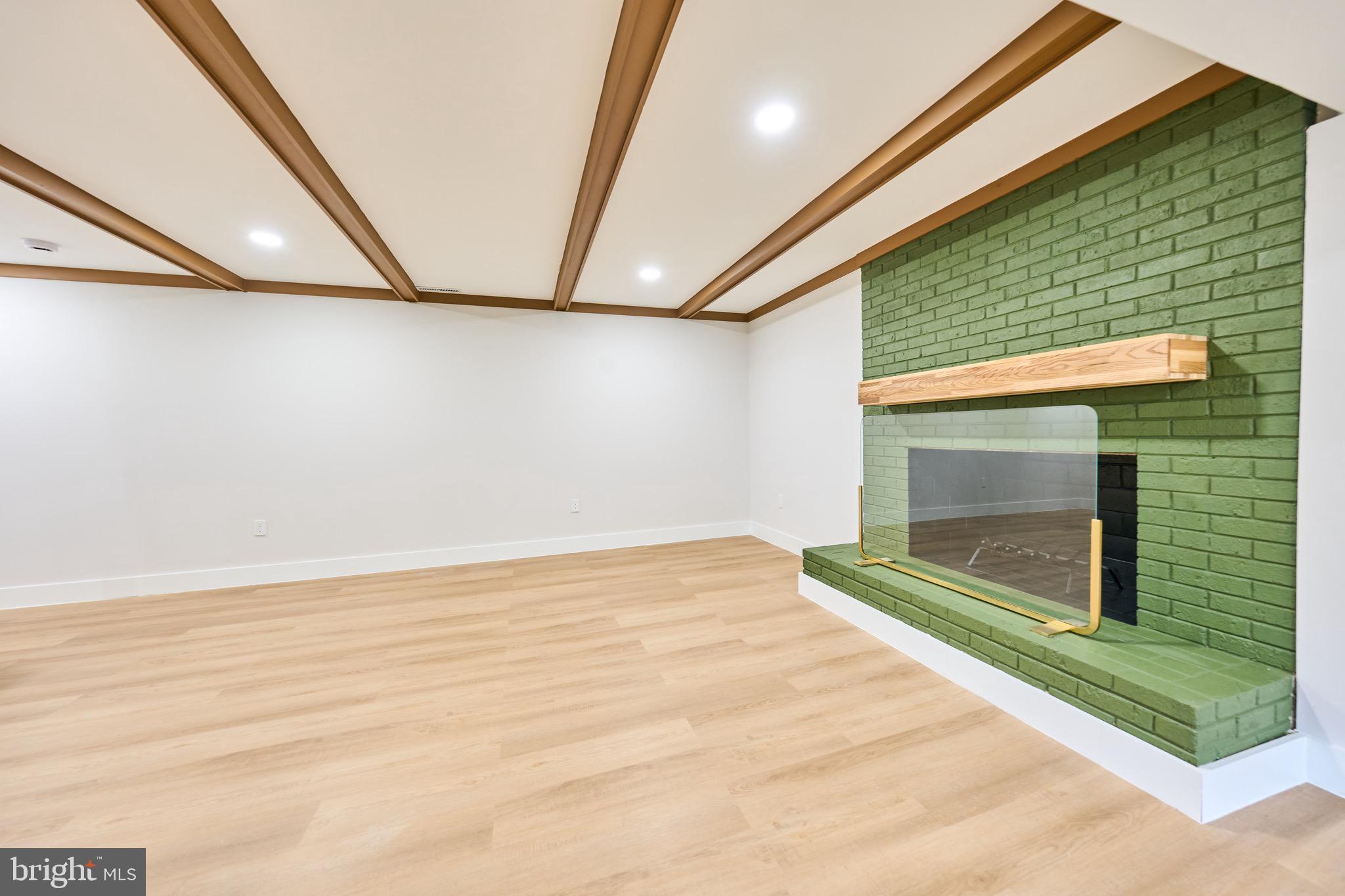 HUNT VALLEY ESTATES - Residential