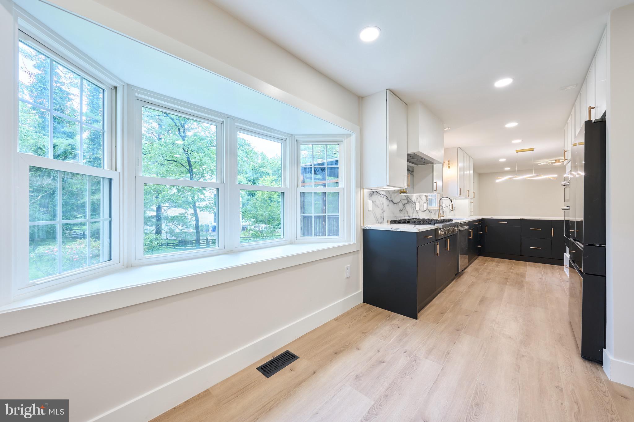 HUNT VALLEY ESTATES - Residential