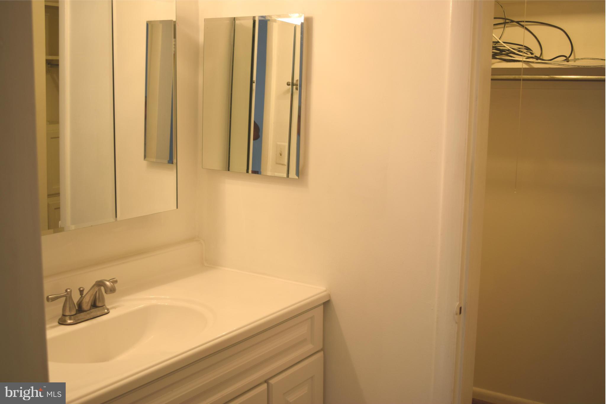 CROSS KEYS - Residential Lease