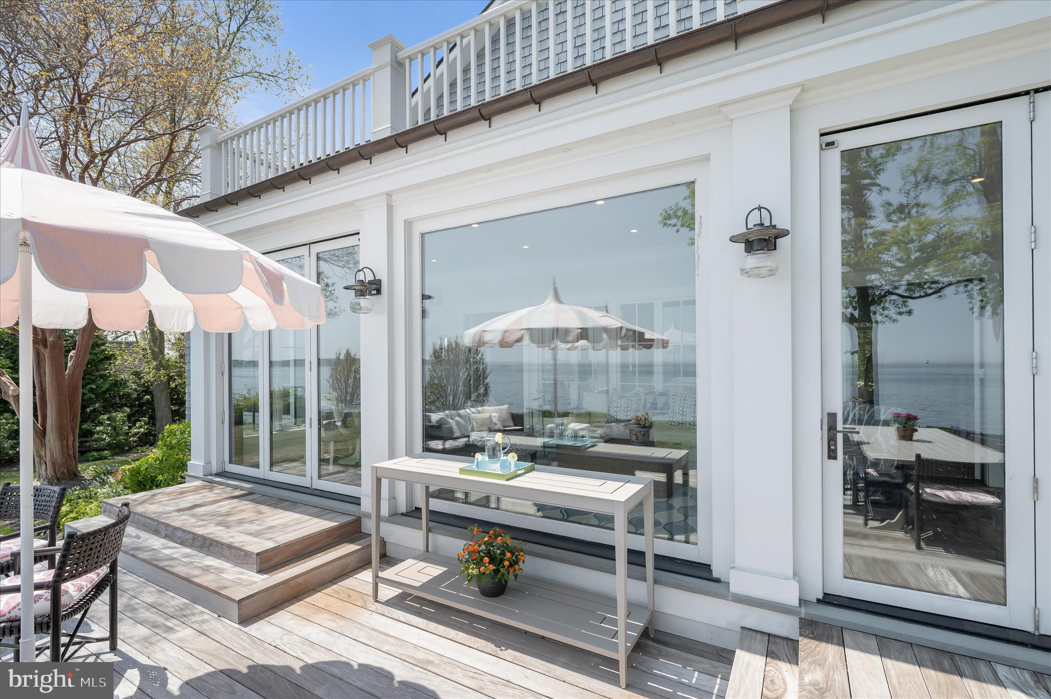 GIBSON ISLAND - Residential