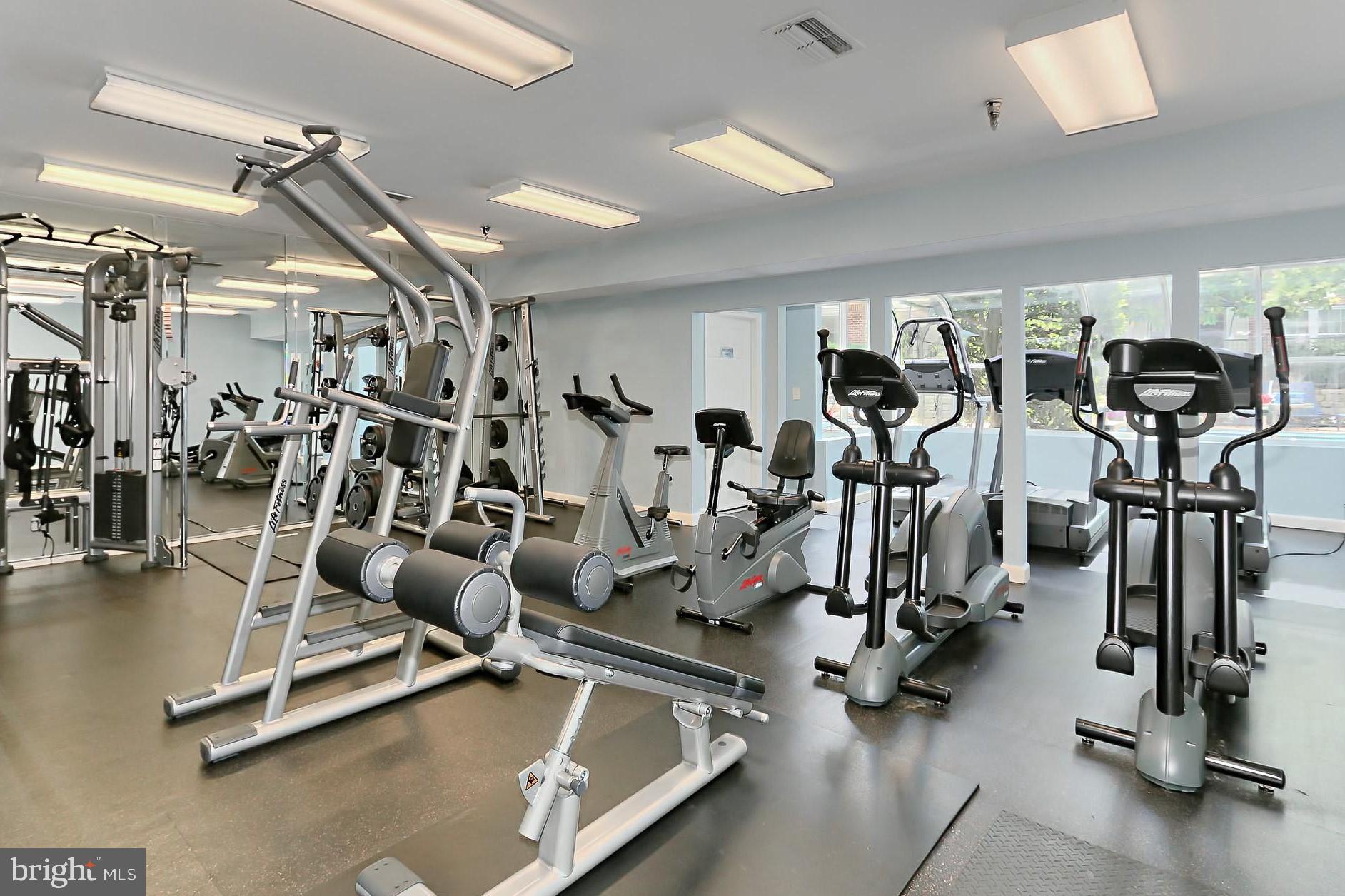 POINTE AT PARK CENTER - Residential Lease