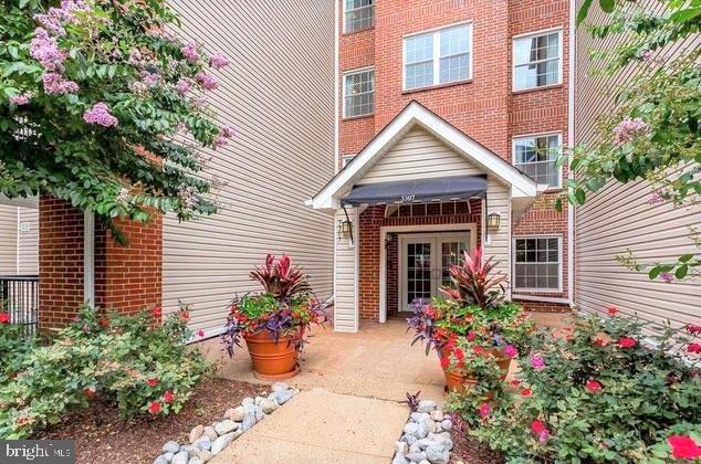 POINTE AT PARK CENTER - Residential Lease