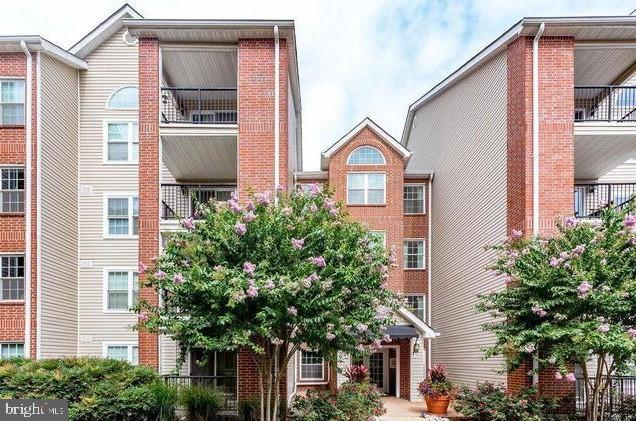 POINTE AT PARK CENTER - Residential Lease