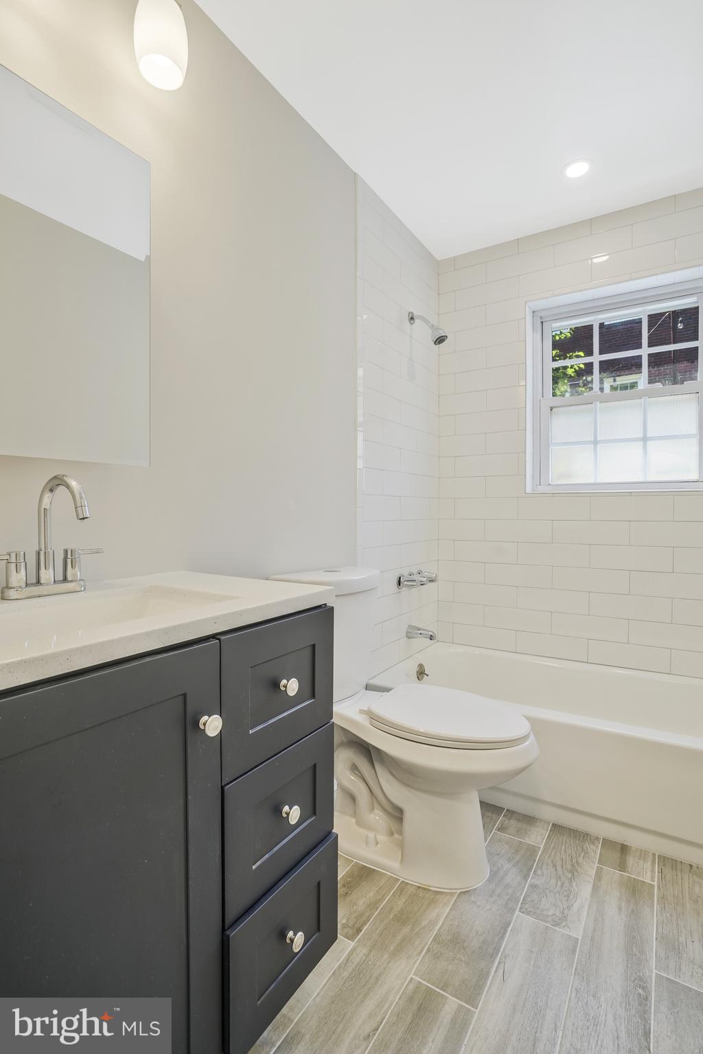 ARLINGTON PARK - Residential