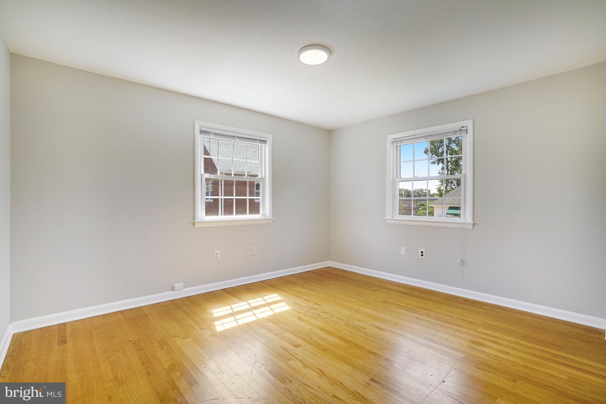 ARLINGTON PARK - Residential