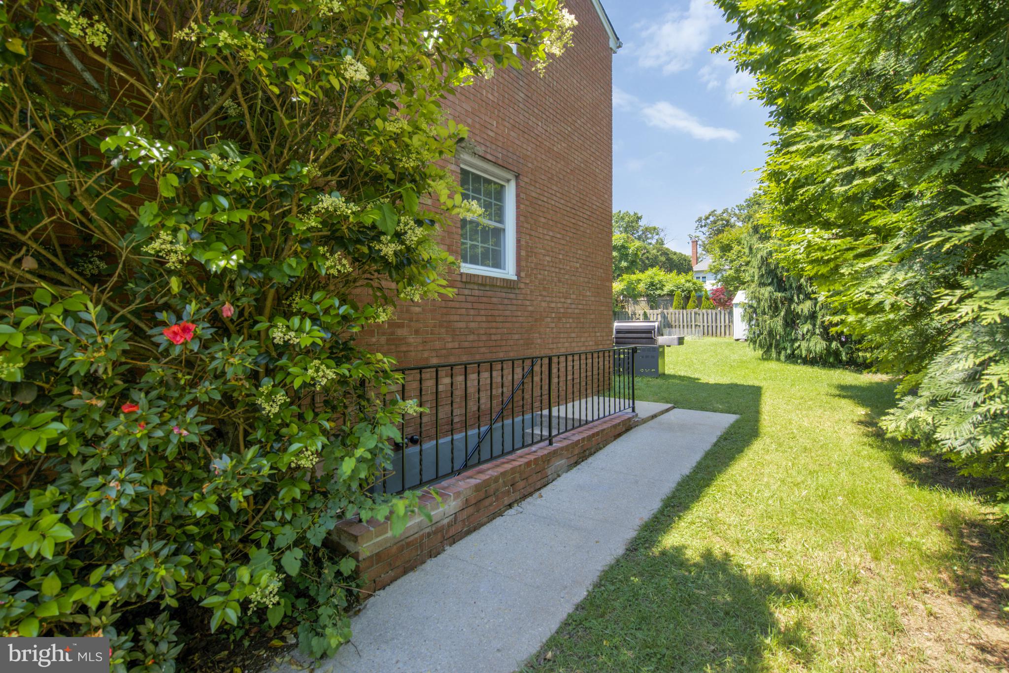 ARLINGTON PARK - Residential