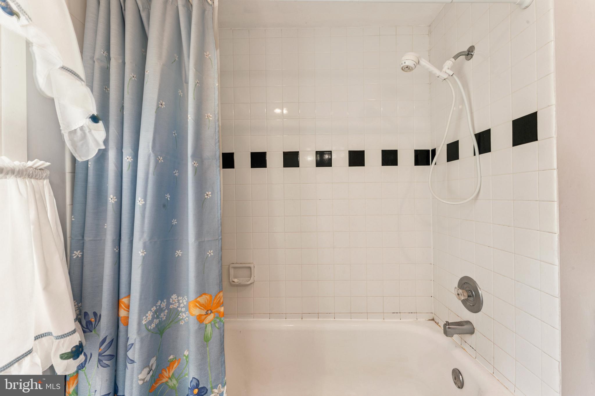 UPPER BLACK EDDY - Residential