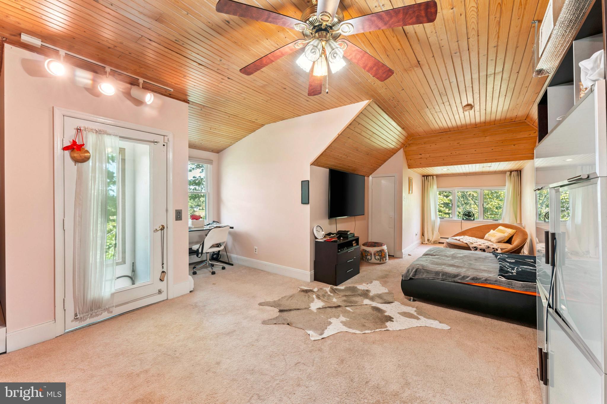 UPPER BLACK EDDY - Residential