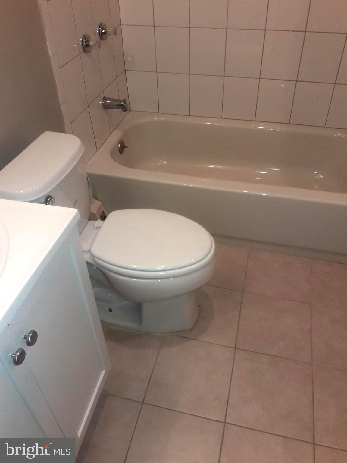 KINGS CROSSING - Residential Lease