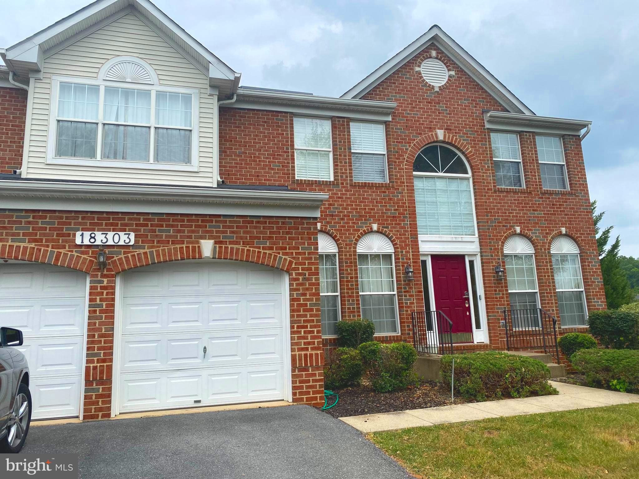 KINGS CROSSING - Residential Lease