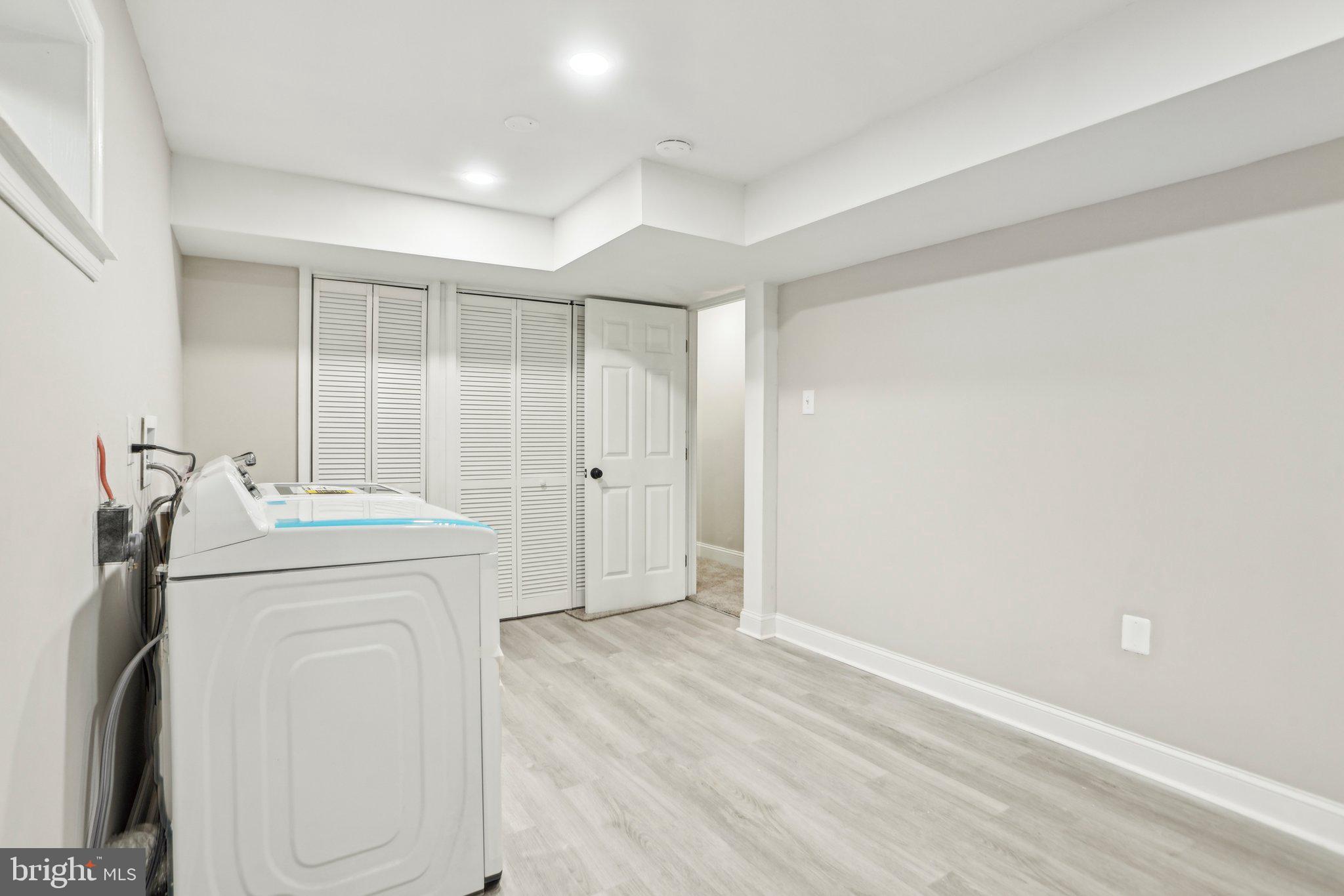 WARBURTON MANOR - Residential