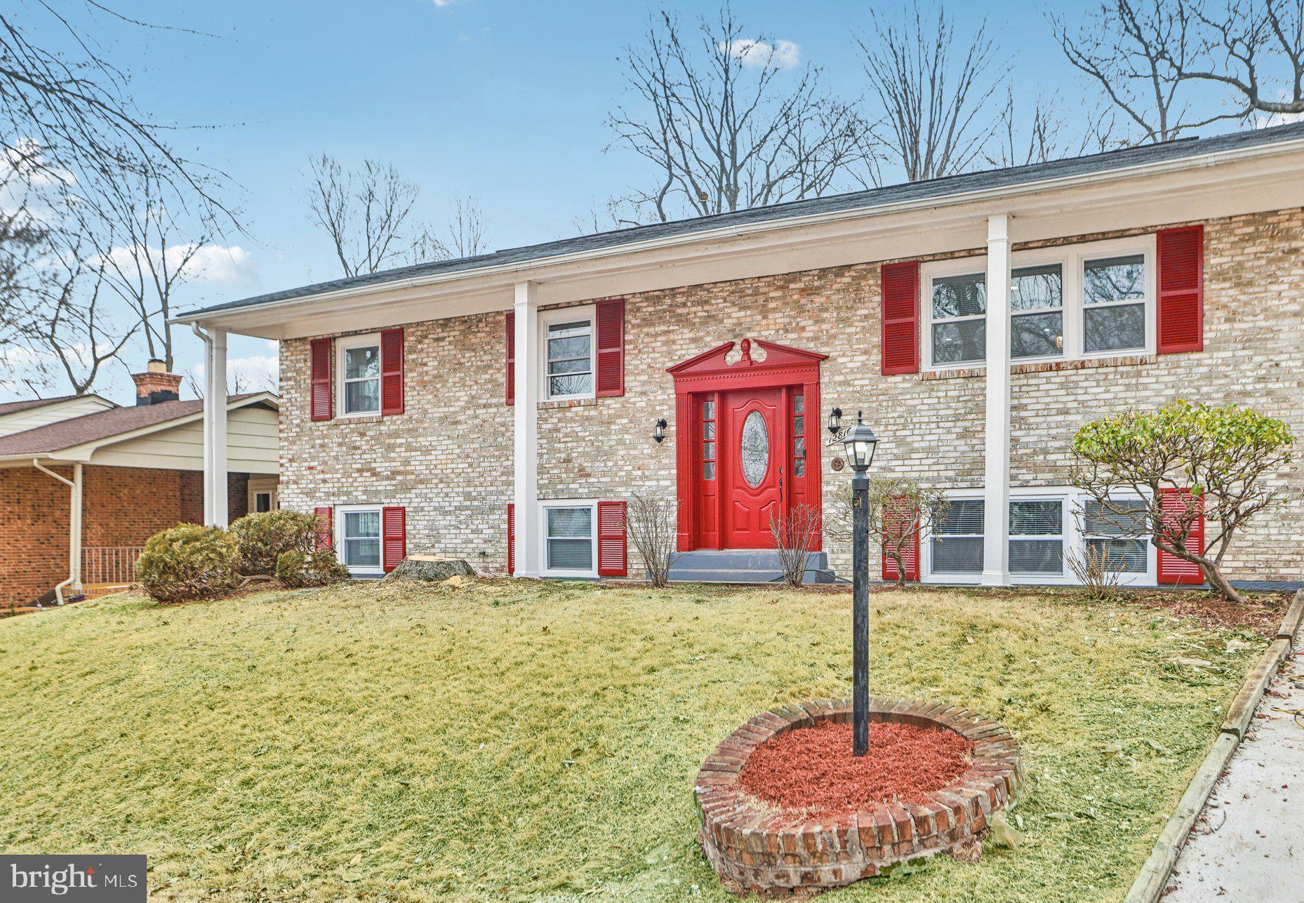 WARBURTON MANOR - Residential