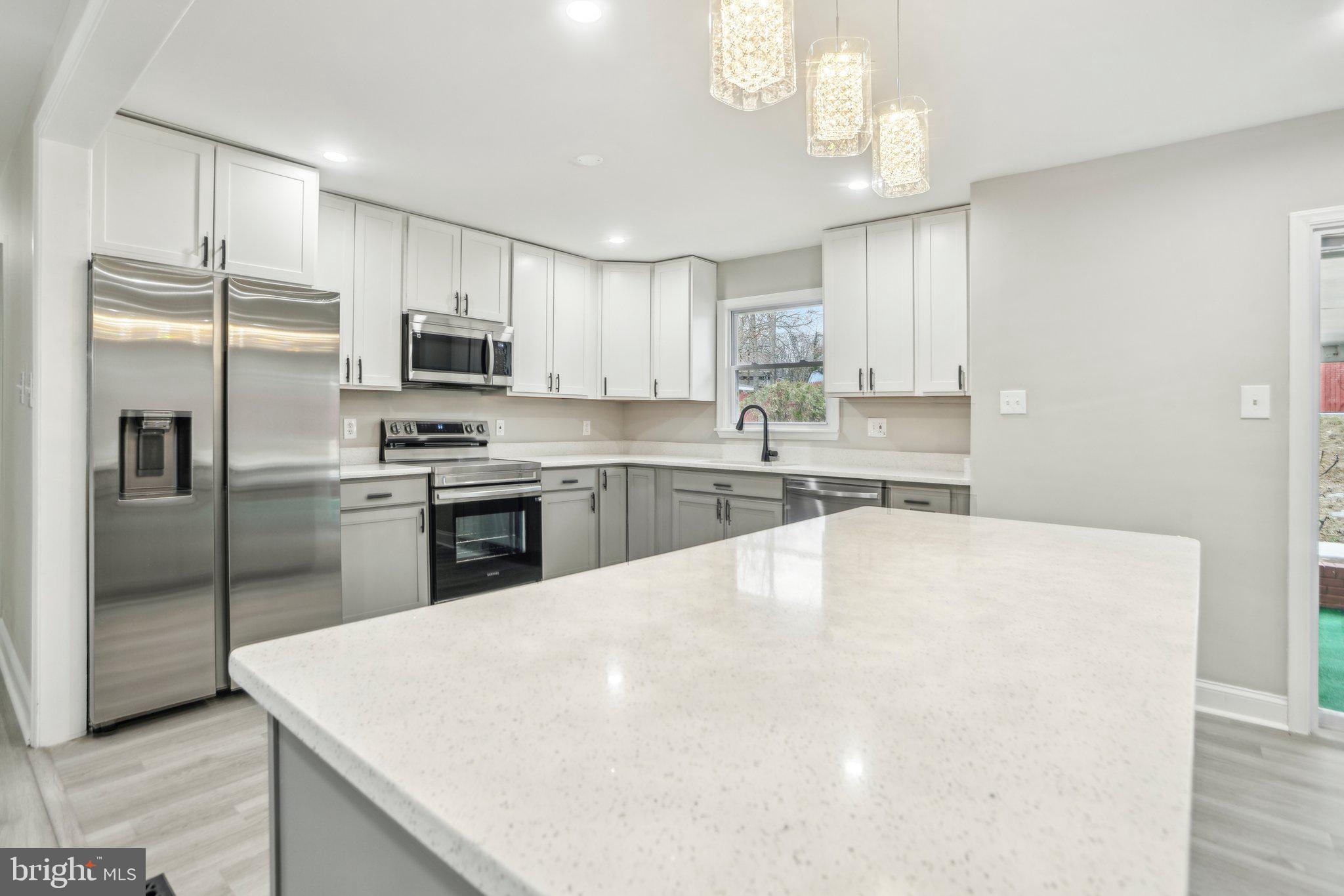 WARBURTON MANOR - Residential