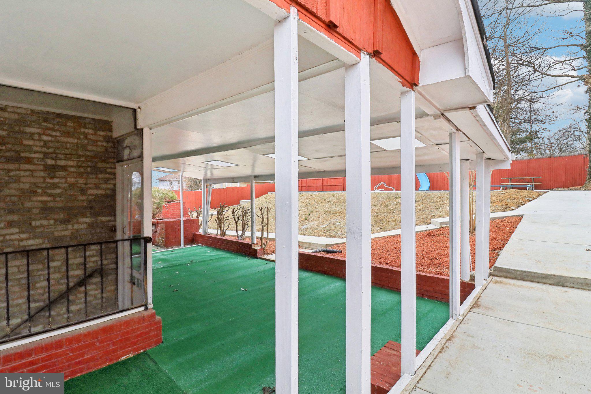 WARBURTON MANOR - Residential