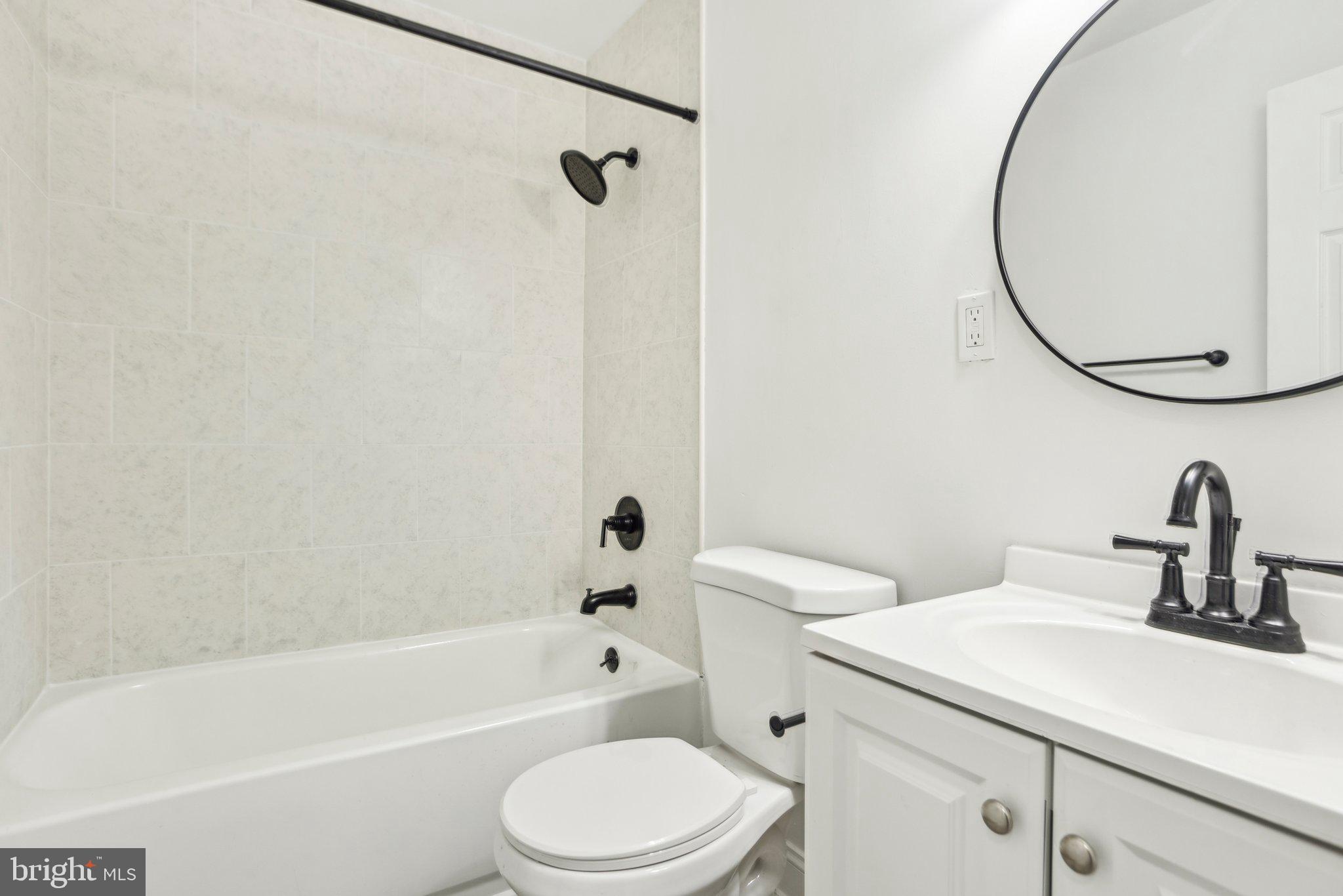 WARBURTON MANOR - Residential