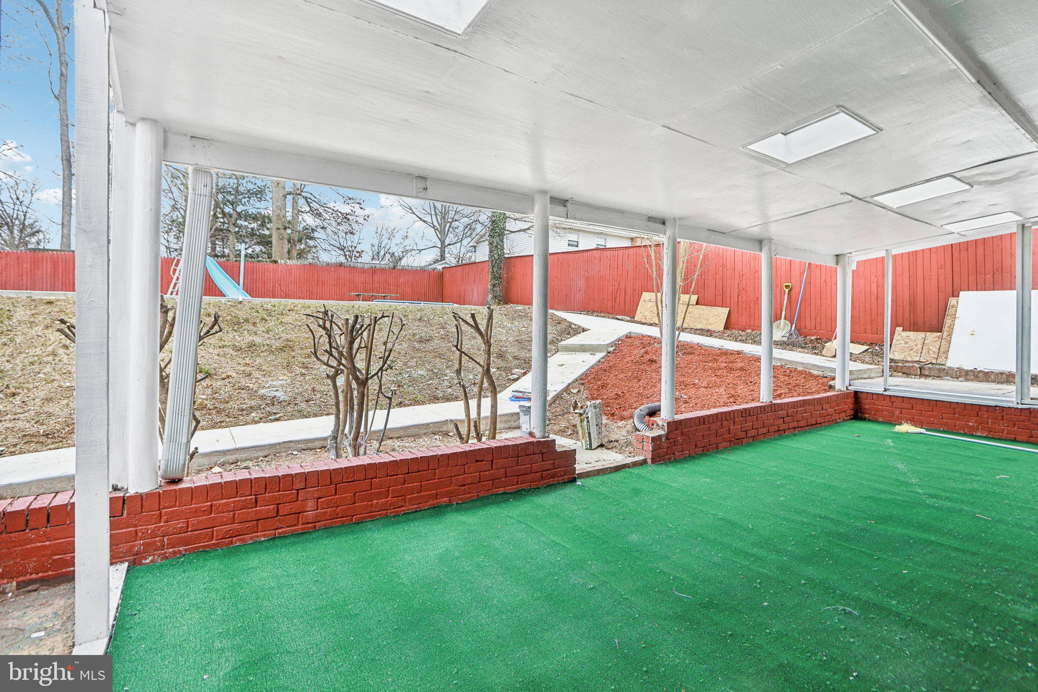 WARBURTON MANOR - Residential