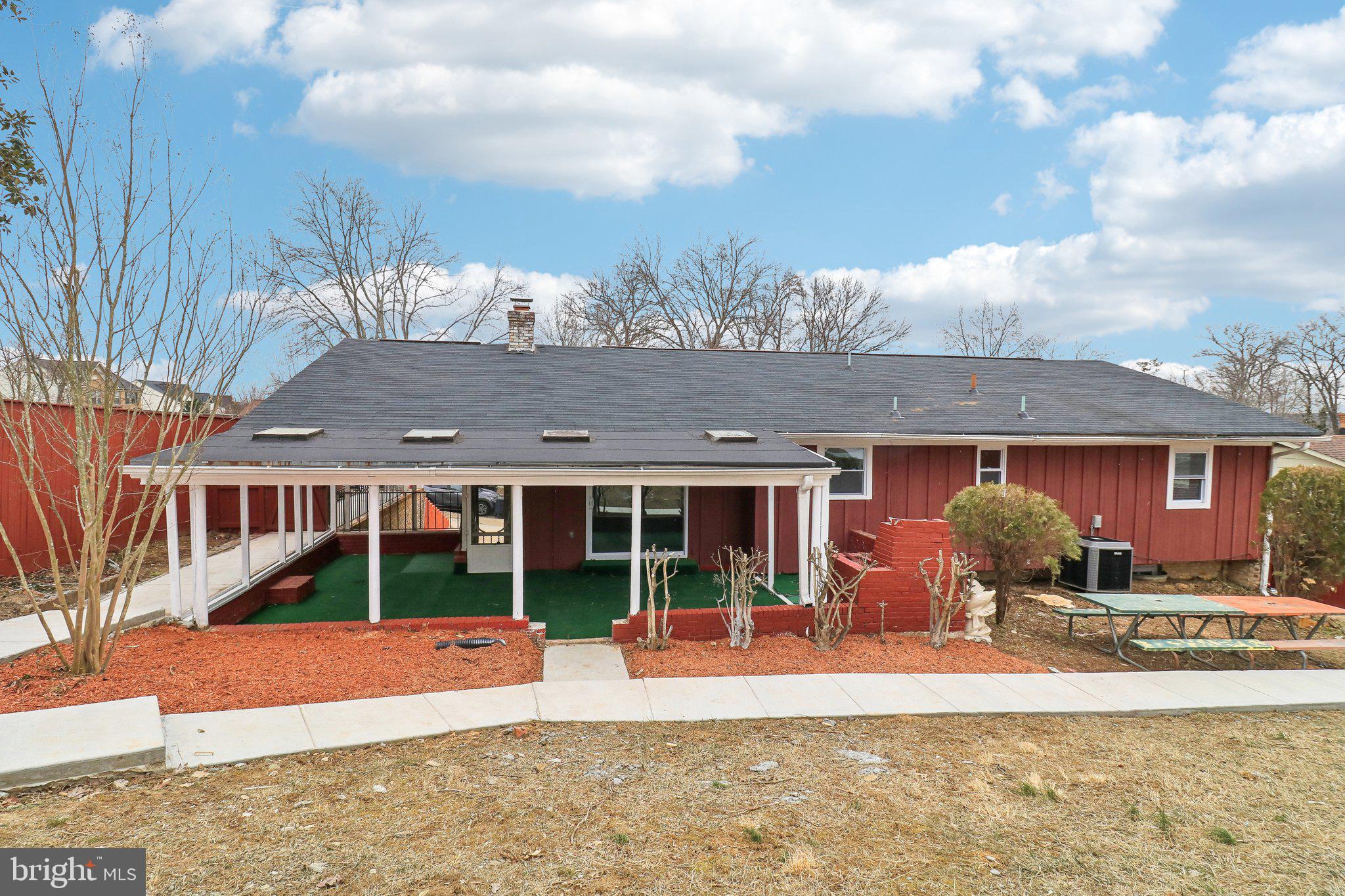 WARBURTON MANOR - Residential