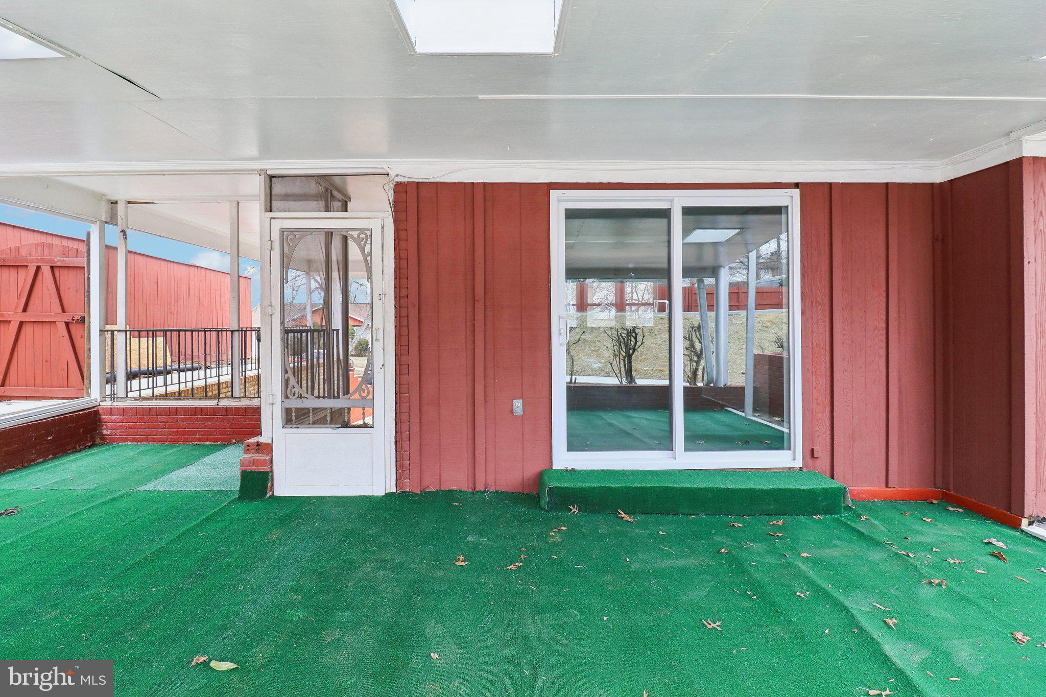 WARBURTON MANOR - Residential