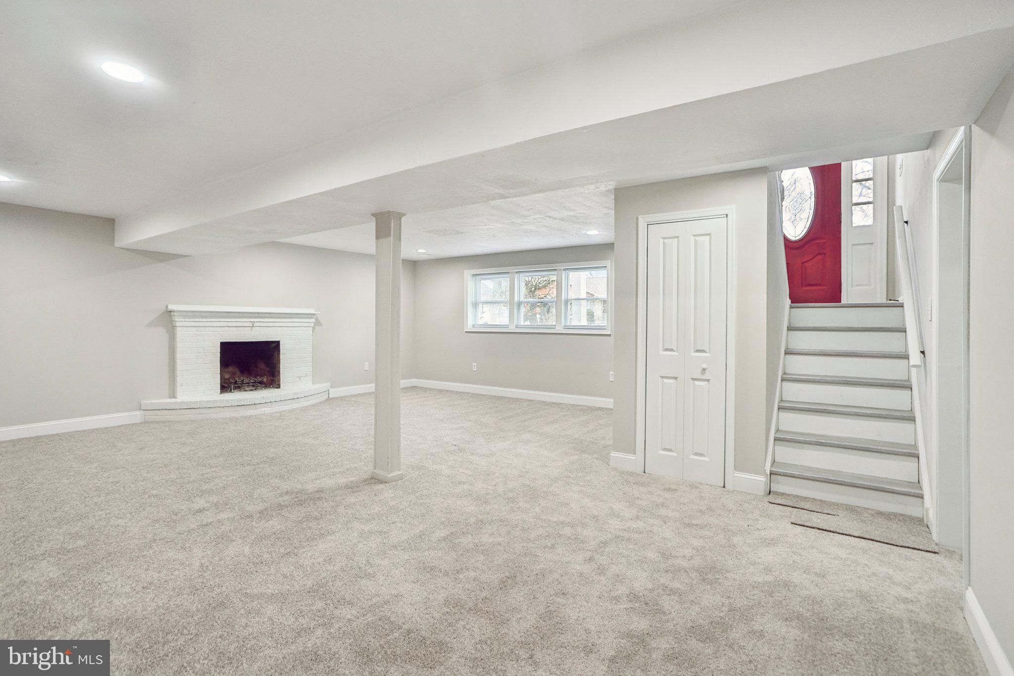 WARBURTON MANOR - Residential