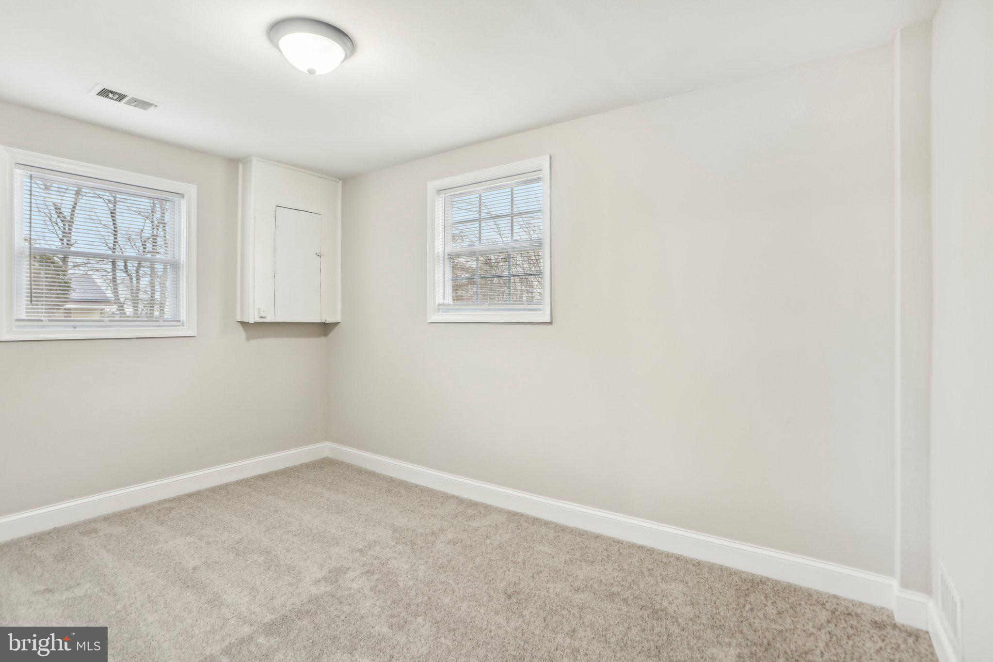 WARBURTON MANOR - Residential