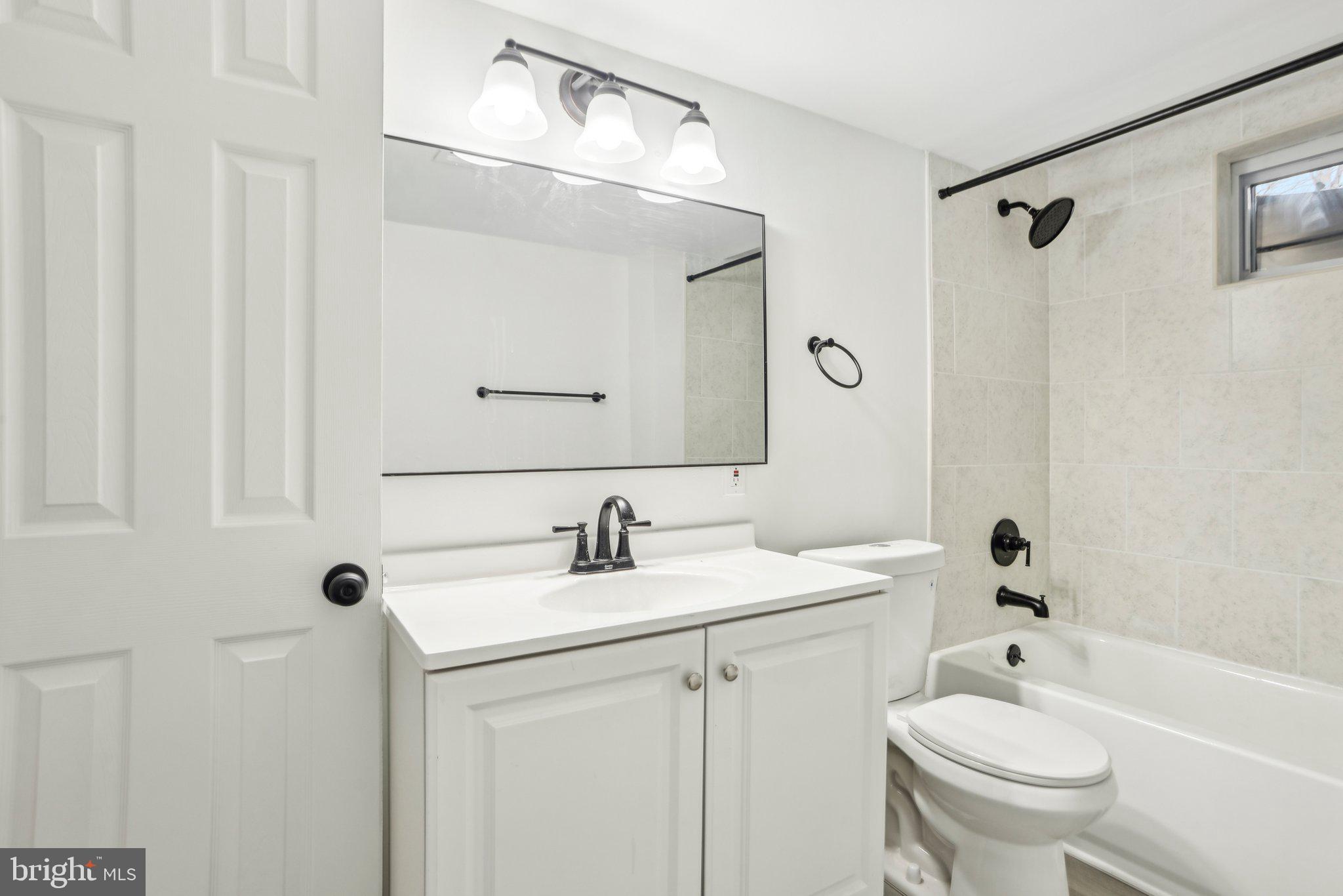 WARBURTON MANOR - Residential