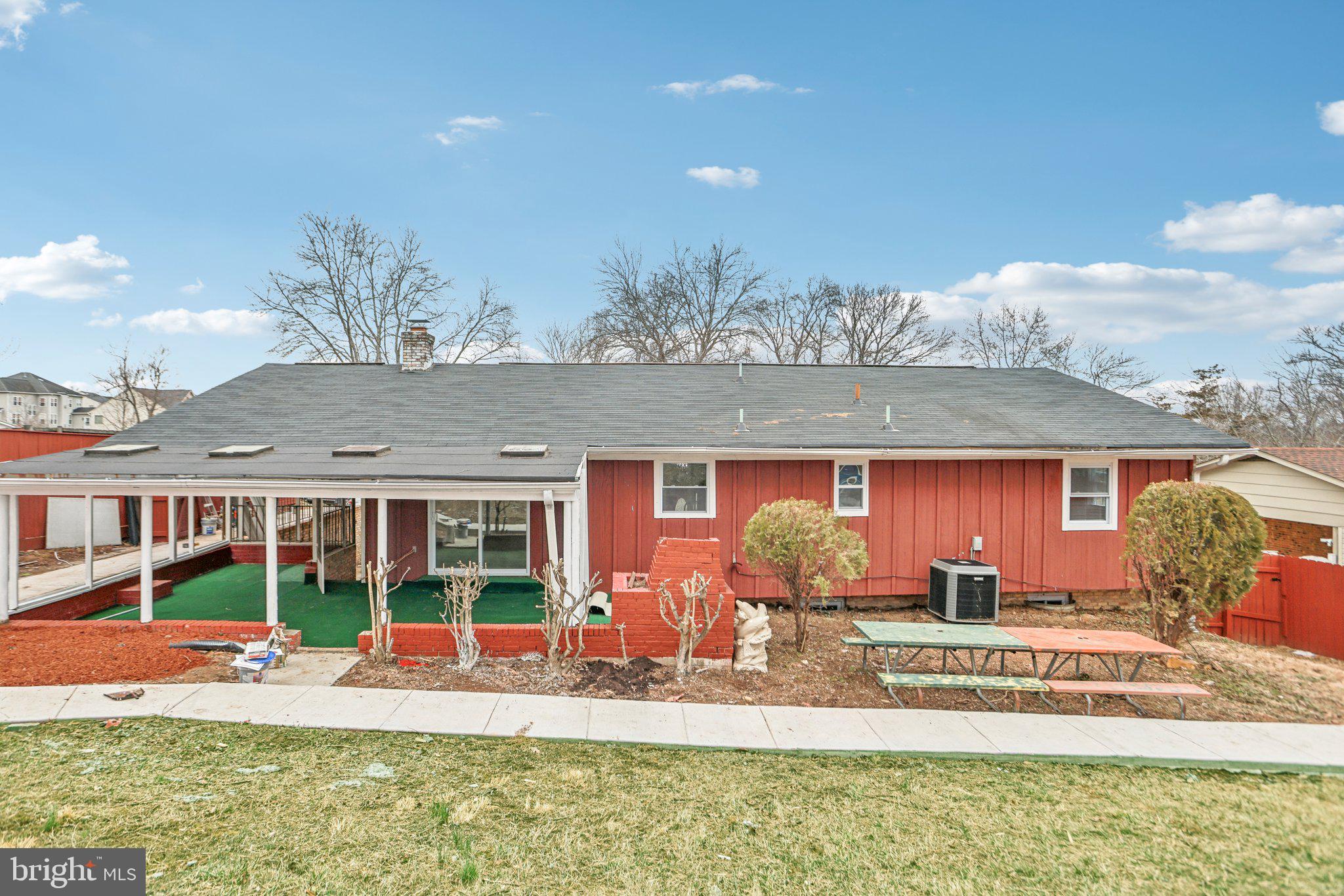 WARBURTON MANOR - Residential