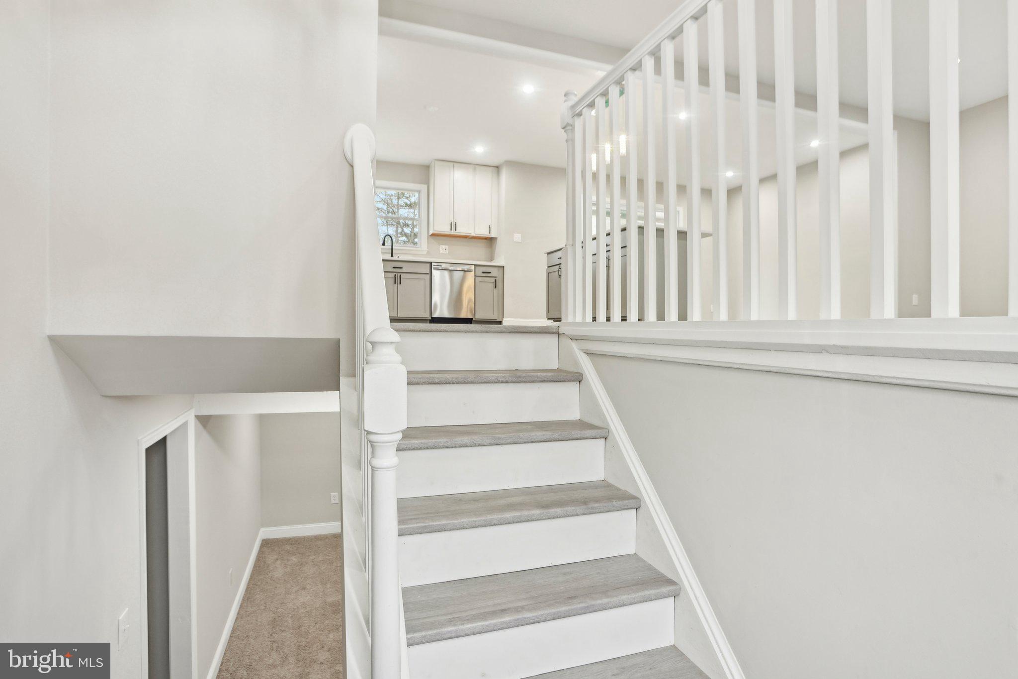 WARBURTON MANOR - Residential