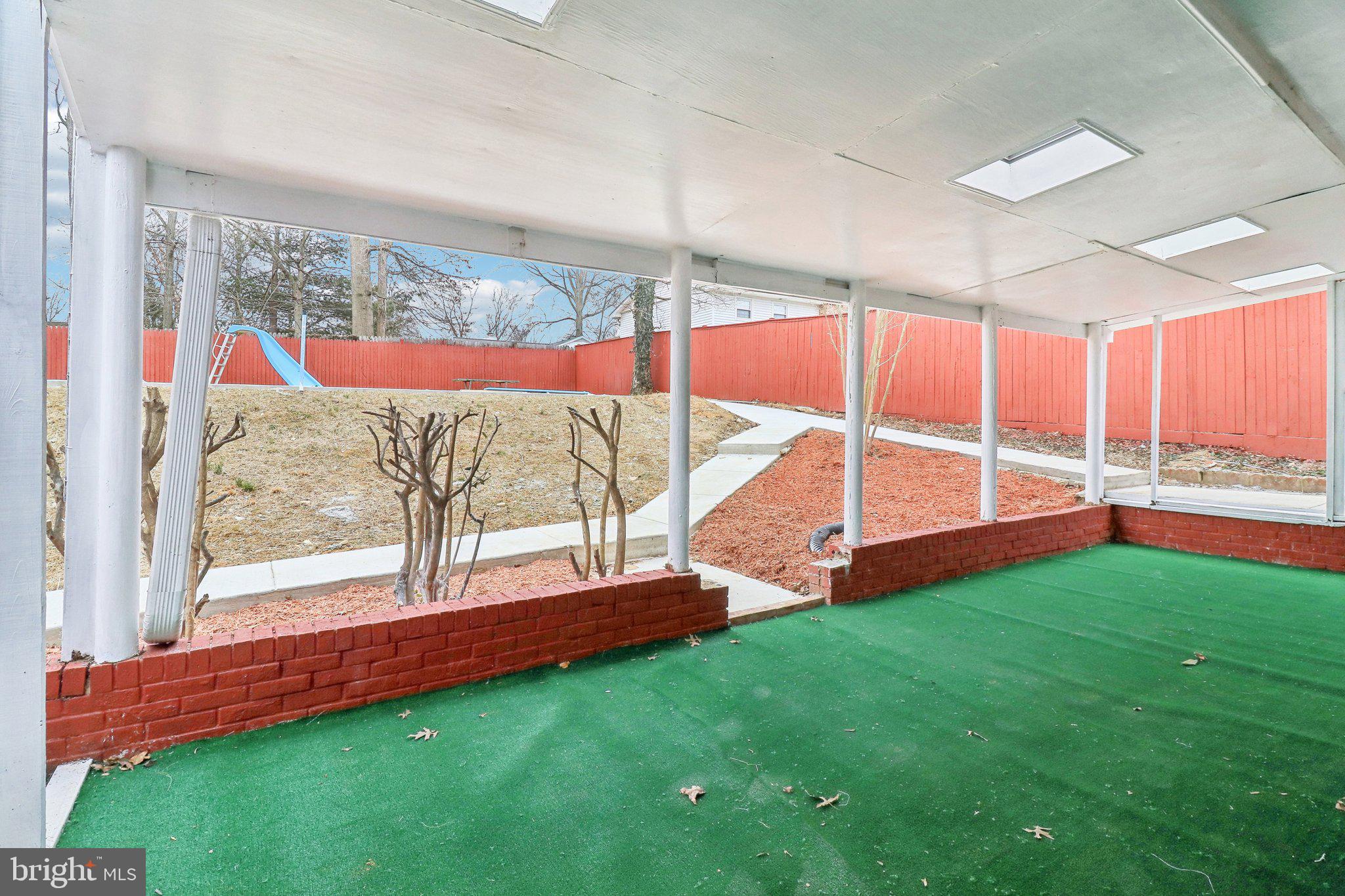 WARBURTON MANOR - Residential