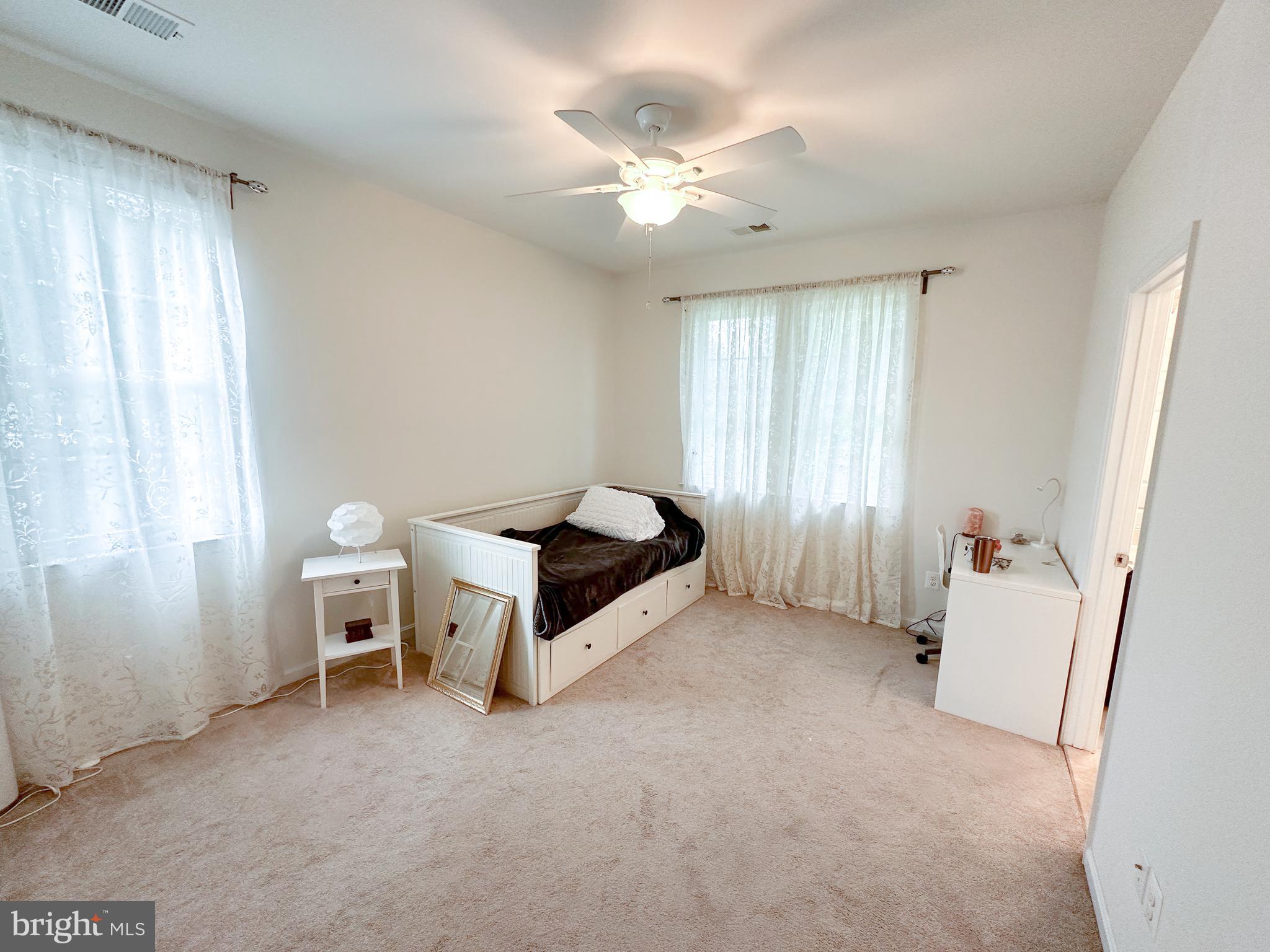 FAIRCHESTER - Residential