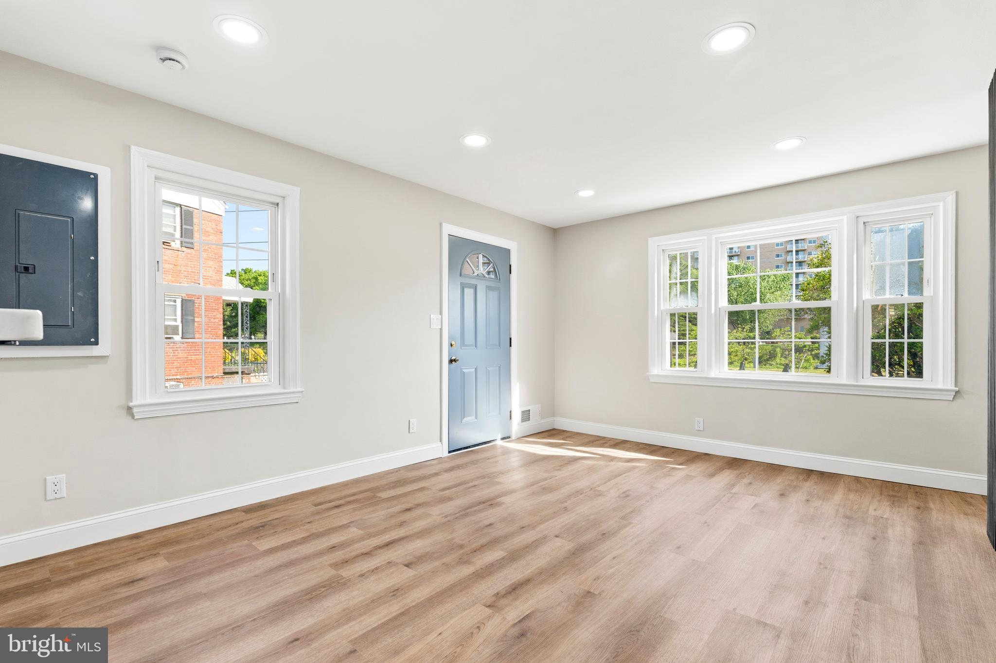 2621 S FOUR MILE RUN DRIVE