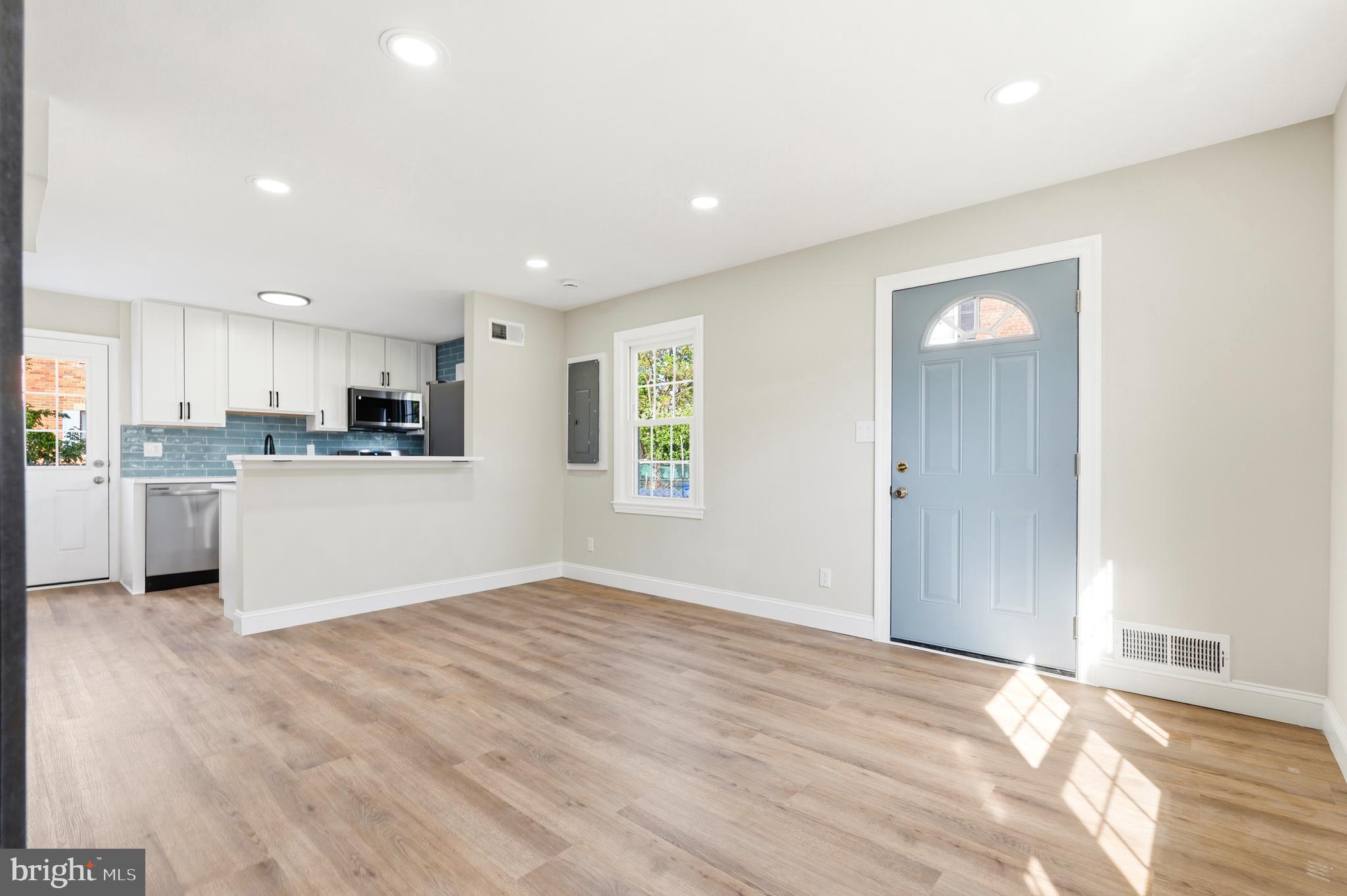 2621 S FOUR MILE RUN DRIVE