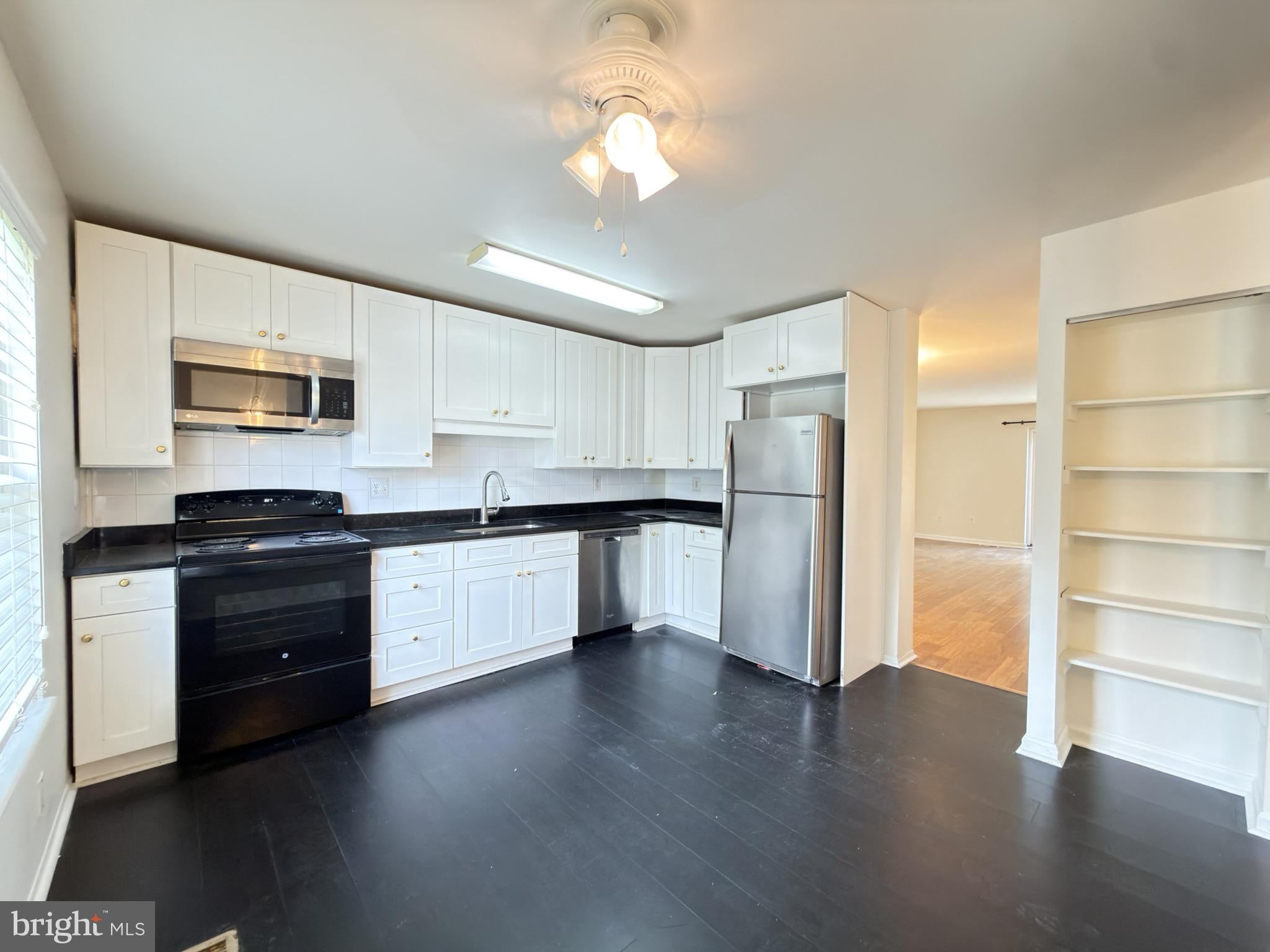 23 VALLEY CROSSING CIRCLE