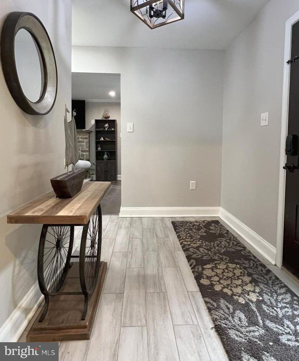 Photo of 8913 Roundleaf Way, GAITHERSBURG, MD 20879 (MLS # MDMC2202138)